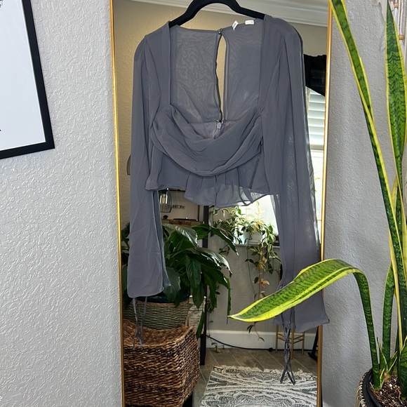 HOUSE OF CB 'Athena' Shadow Long Sleeve Floaty Top NWOT - Picture 10 of 13